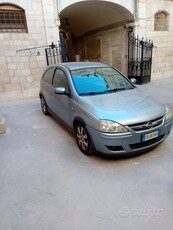 Usato 2005 Opel Corsa 1.2 Diesel 69 CV (2.800 €)