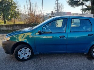 Usato 2006 Fiat Punto 1.2 Benzin 60 CV (2.000 €)