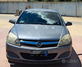 Usato 2006 Opel Astra 1.7 Diesel 101 CV (2.000 €)