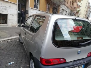 Usato 2007 Fiat 600 1.1 Benzin 54 CV (1.300 €)