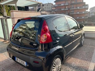 Usato 2008 Peugeot 107 1.0 Benzin 68 CV (5.000 €)