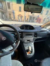 Usato 2009 Lancia Musa Benzin (3.500 €)