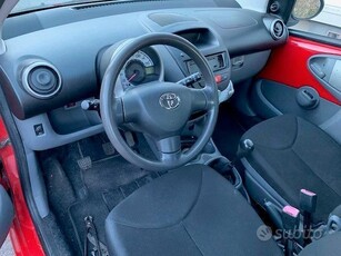 Usato 2009 Toyota Aygo 1.0 Benzin 68 CV (4.000 €)