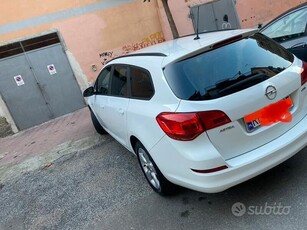 Usato 2011 Opel Astra Diesel (4.000 €)