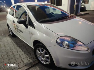 Usato 2012 Fiat Grande Punto 1.2 Benzin 65 CV (5.550 €)