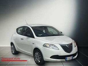 Usato 2013 Lancia Ypsilon 1.2 Benzin 69 CV (7.700 €)