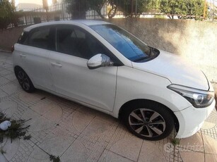 Usato 2016 Hyundai i20 1.2 Benzin 78 CV (7.500 €)