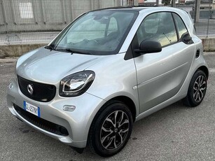 Usato 2019 Smart ForTwo Coupé 1.0 Benzin 71 CV (14.800 €)