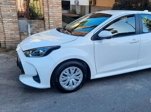 Usato 2022 Toyota Yaris 1.0 Benzin 72 CV (15.300 €)