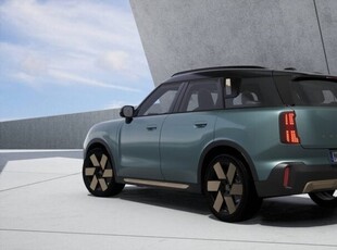 Usato 2023 Mini Countryman 1.5 El_Benzin 156 CV (42.795 €)