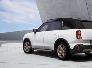 Usato 2023 Mini Countryman 1.5 El_Benzin 156 CV (42.885 €)