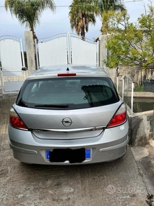 Usato 2005 Opel Astra 1.9 Diesel 150 CV (1.500 €)