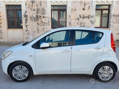 Usato 2012 Opel Agila 1.0 Benzin 68 CV (4.400 €)