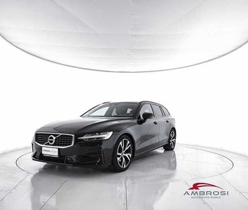 Volvo V60 D4 R-Design Geartronic da Test Grifo Caravan