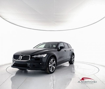 VOLVO V60 Cross Country B4 AWD mild hybrid Diesel Plus