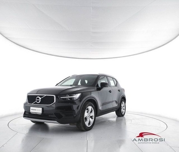 VOLVO XC40 T3 Momentum Pro