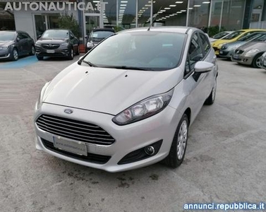 Ford Fiesta 1.4 5 PORTE GPL TITANIUM 97cv Napoli