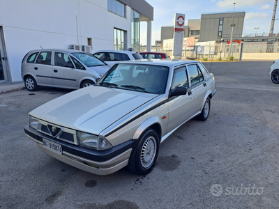 Usato 1988 Alfa Romeo 75 1.6 Benzin 110 CV (5.400 €)