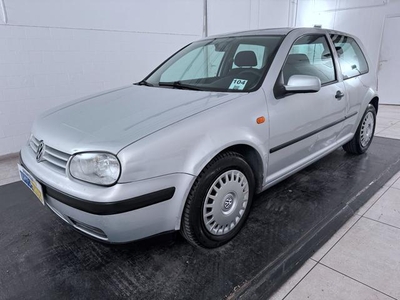 Usato 1998 VW Golf IV 1.6 Benzin 101 CV (2.500 €)