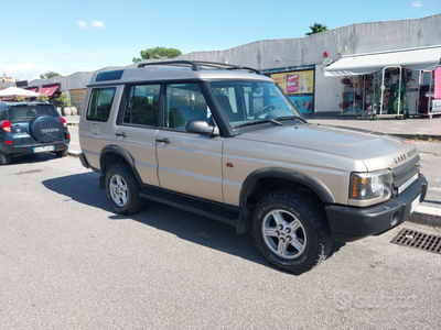 Usato 2002 Land Rover Discovery 2 2.5 Diesel 138 CV (8.000 €)