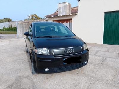 Usato 2003 Audi A2 1.4 Benzin 75 CV (1.990 €)