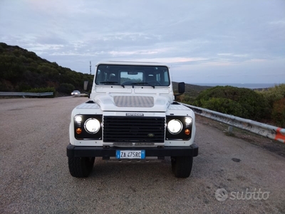 Usato 2003 Land Rover Defender 2.5 Diesel 122 CV (19.000 €)