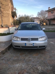 Usato 2003 VW Golf IV 1.6 Benzin 105 CV (2.500 €)