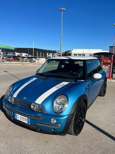 Usato 2005 Mini Cooper 1.6 Benzin 116 CV (3.200 €)