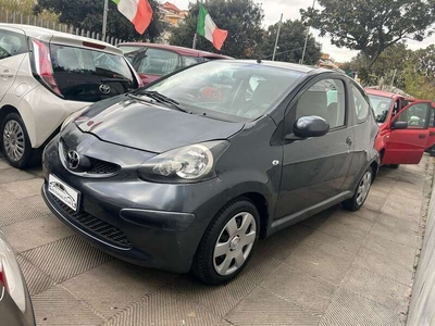 Usato 2005 Toyota Aygo 1.0 Benzin 68 CV (2.300 €)