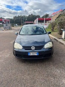 Usato 2007 VW Golf V 1.6 Benzin 102 CV (4.500 €)