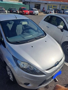 Usato 2009 Ford Fiesta 1.2 Benzin 60 CV (4.500 €)