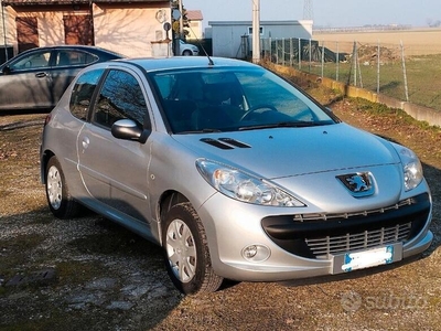 Usato 2010 Peugeot 206 1.1 Benzin 60 CV (3.800 €)