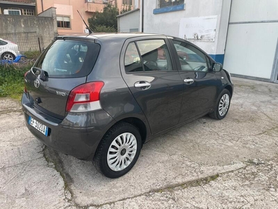 Usato 2010 Toyota Yaris 1.0 Benzin (4.800 €)