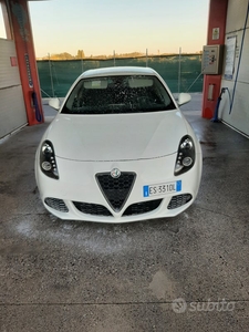 Usato 2013 Alfa Romeo Giulietta 1.6 Diesel 105 CV (14.000 €)