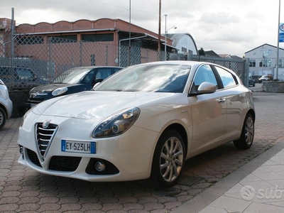 Usato 2015 Alfa Romeo Giulietta 1.6 Diesel 105 CV (11.500 €)