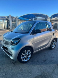 Usato 2015 Smart ForTwo Coupé 1.0 Benzin 71 CV (8.500 €)