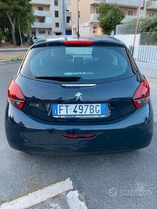 Usato 2018 Peugeot 208 1.2 Benzin 83 CV (11.000 €)