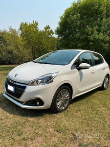 Usato 2018 Peugeot 208 1.6 Diesel 75 CV (9.800 €)