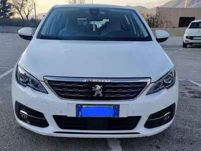 Usato 2018 Peugeot 308 1.2 Benzin 131 CV (16.000 €)