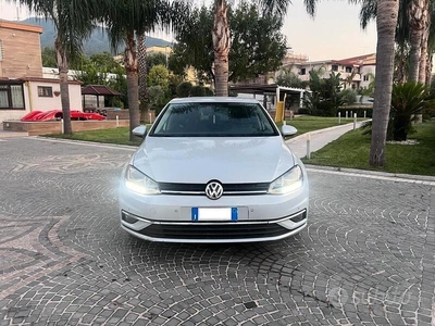 Usato 2018 VW Golf VII 1.0 Benzin 110 CV (15.499 €)