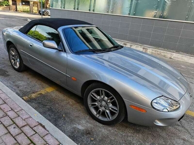 Usato 2020 Jaguar XK8 4.0 Benzin 298 CV (21.000 €)