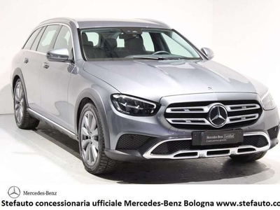 Usato 2022 Mercedes E220 2.0 Diesel 200 CV (52.400 €)