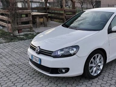 Volkswagen Golf 1.6 tdi Highline 5p