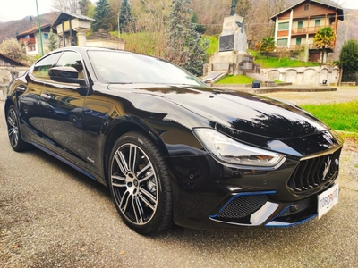 Maserati Ghibli 330 CV