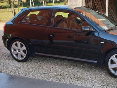 Usato 2001 Audi A3 1.8 Benzin 225 CV (12.500 €)