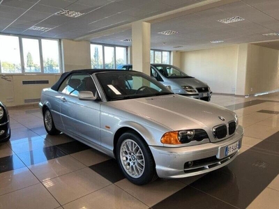 Usato 2001 BMW 320 Cabriolet 2.2 Benzin 170 CV (11.500 €)