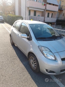 Usato 2011 Toyota Yaris 1.0 Benzin 65 CV (5.000 €)