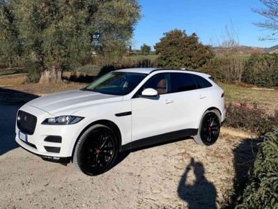 Jaguar F-Pace 2.0 D 180 CV