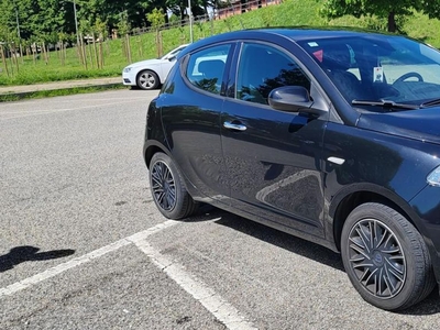 Lancia Ypsilon 1.2 69 CV