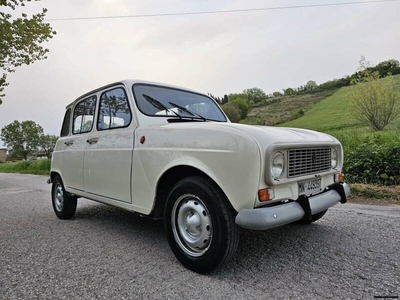 Usato 1988 Renault R4 1.0 Benzin 34 CV (5.500 €)